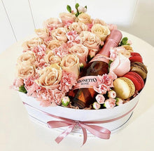Load image into Gallery viewer, Heart arrangement
