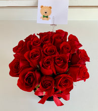 Load image into Gallery viewer, Small Black box red roses arrangement
